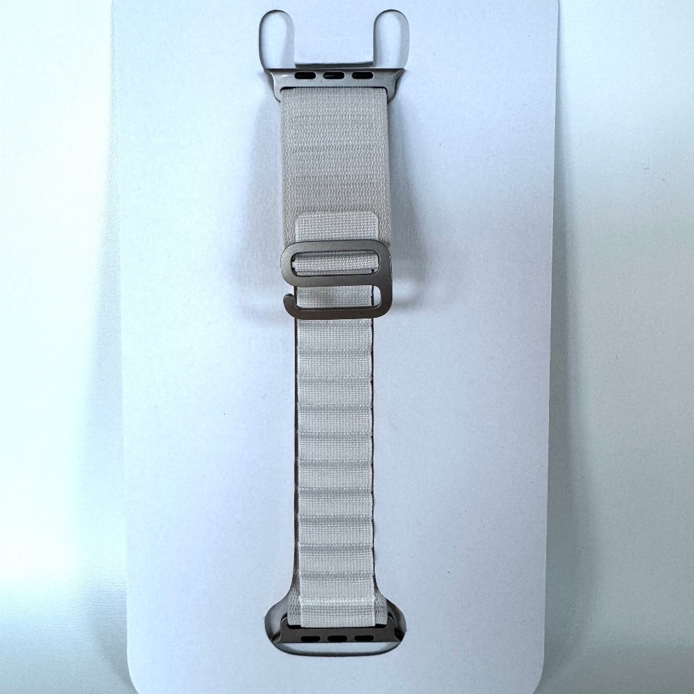 Apple Watch Band – Brand New – Alpine Loop – 49 mm – Starlight